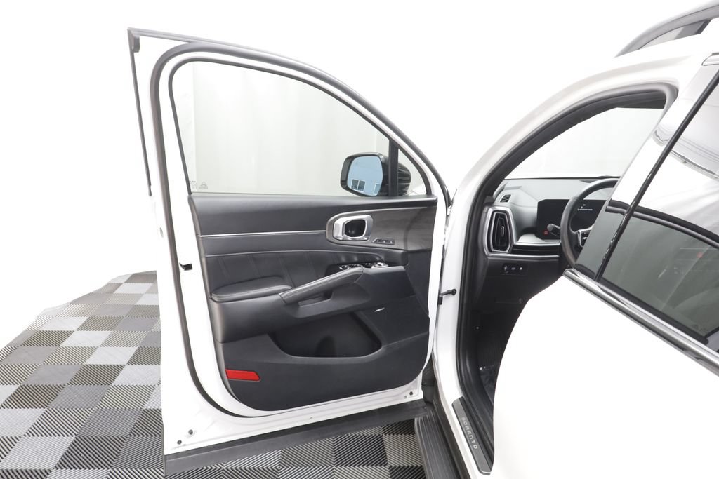 Used 2025 Kia Sorento SX Prestige AWD/4WD image 5