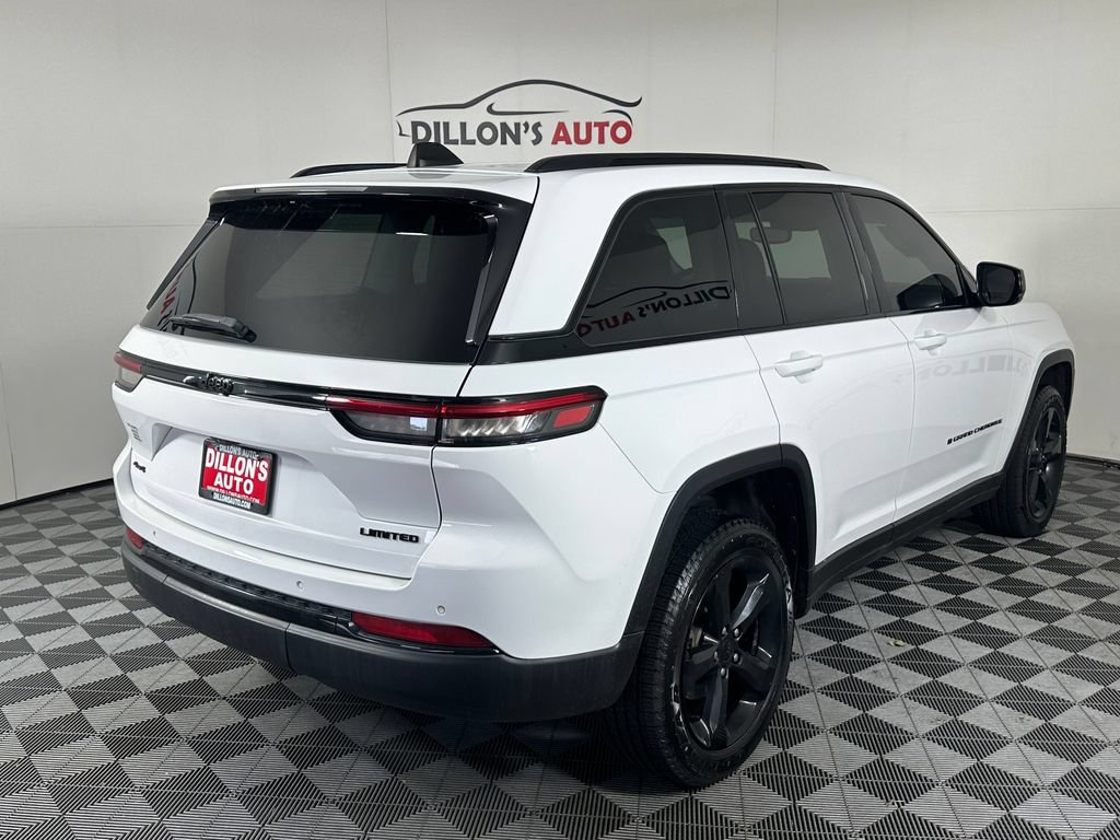 Used 2023 Jeep Grand Cherokee Limited w/ Black Appearance Package AWD/4WD image 8