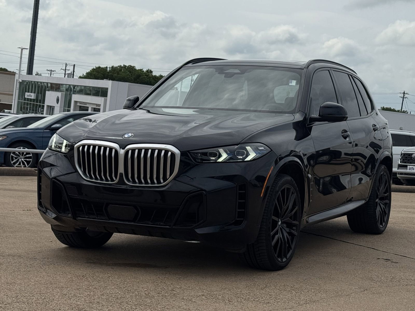 Used 2025 BMW X5 xDrive40i w/ M Sport Package AWD/4WD image 8