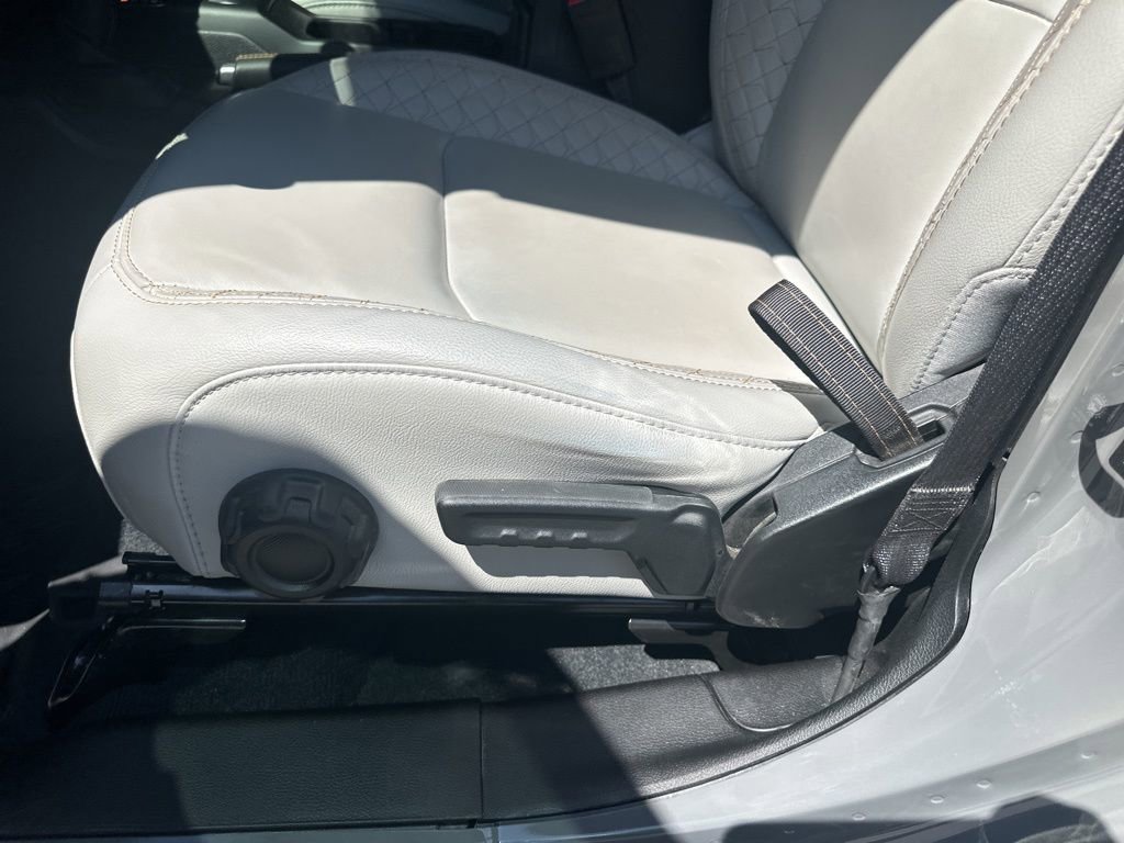 Used 2022 Jeep Gladiator Overland AWD/4WD image 12