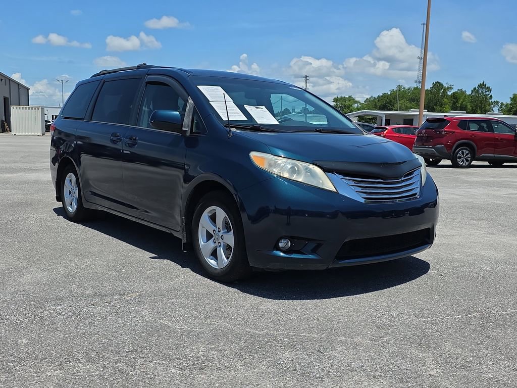 Used 2012 Toyota Sienna LE FWD image 2