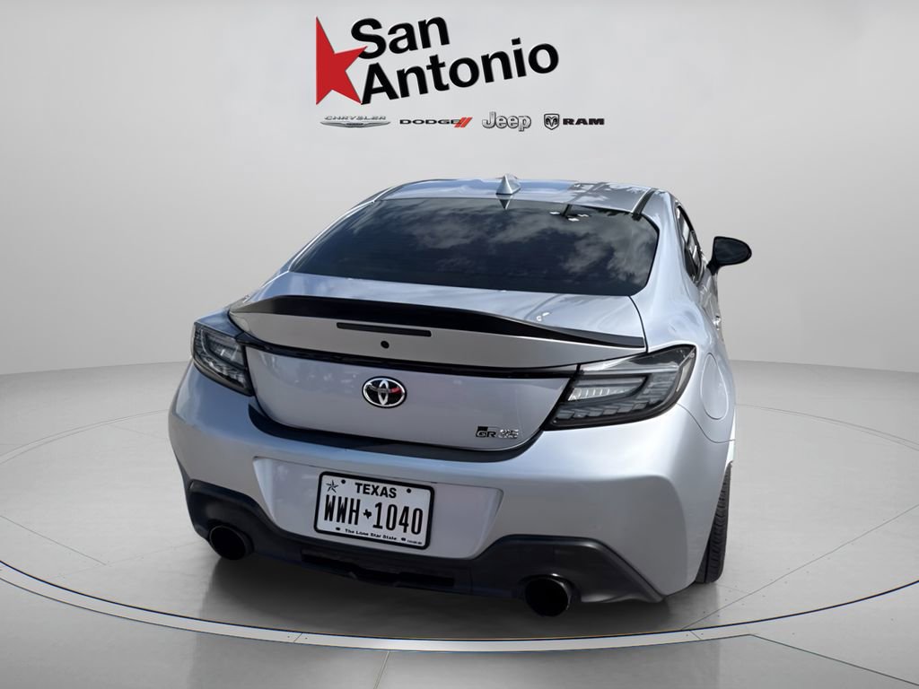 Used 2022 Toyota GR86 Premium RWD image 7