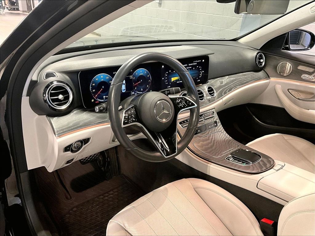 Used 2021 Mercedes-Benz E 350 4MATIC Sedan image 4