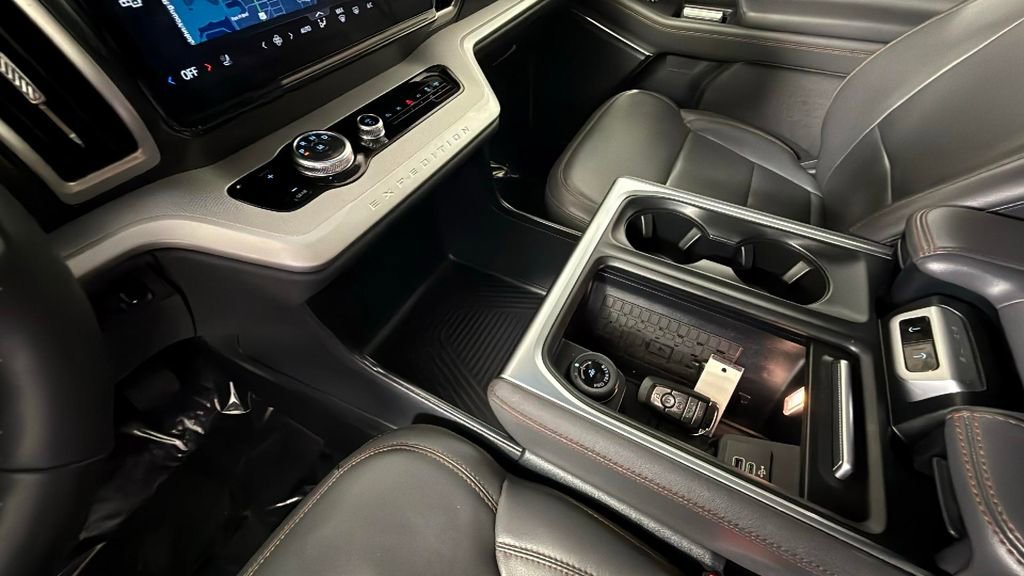 Used 2025 Ford Expedition Max Active image 36