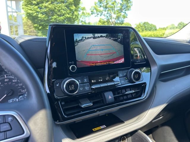Used 2023 Toyota Highlander XLE FWD image 24