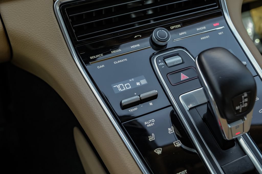 Used 2019 Porsche Panamera 4 AWD/4WD image 30
