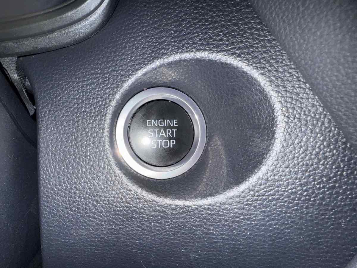 Used 2022 Toyota Corolla Cross LE w/ Moonroof Package image 22