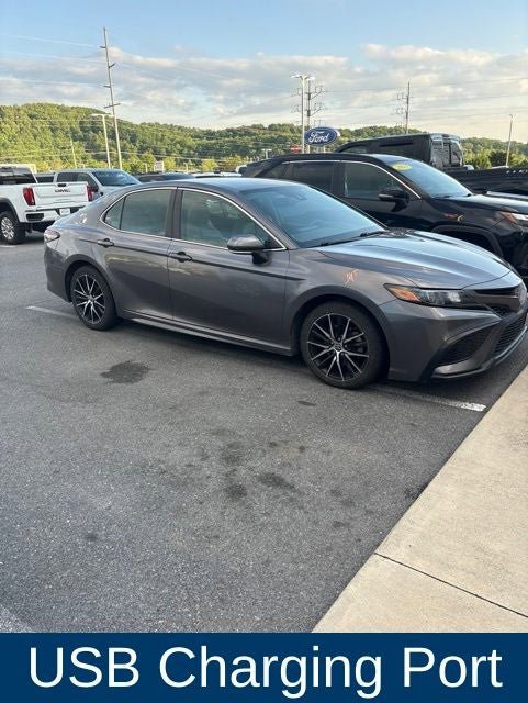 Used 2022 Toyota Camry SE w/ Convenience Package FWD image 5