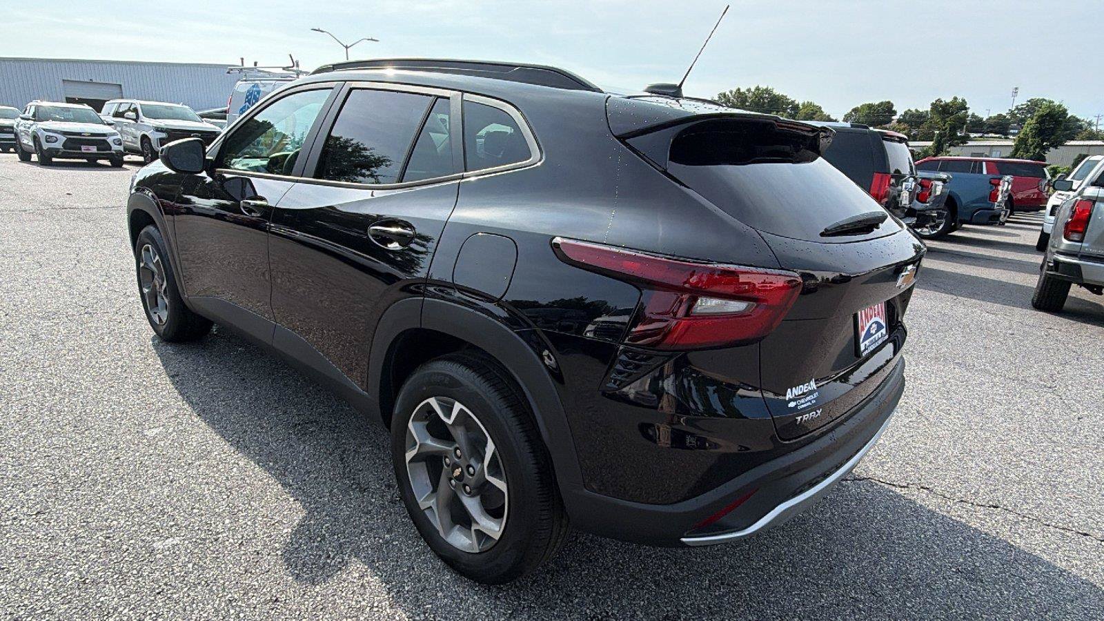 New 2026 Chevrolet Trax LT w/ Driver Confidence Package FWD image 10