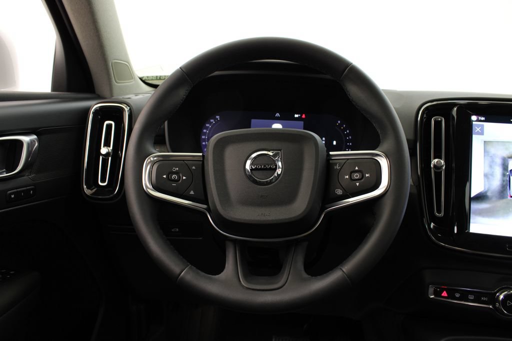 Used 2024 Volvo XC40 B5 Plus w/ Protection Package AWD/4WD image 24