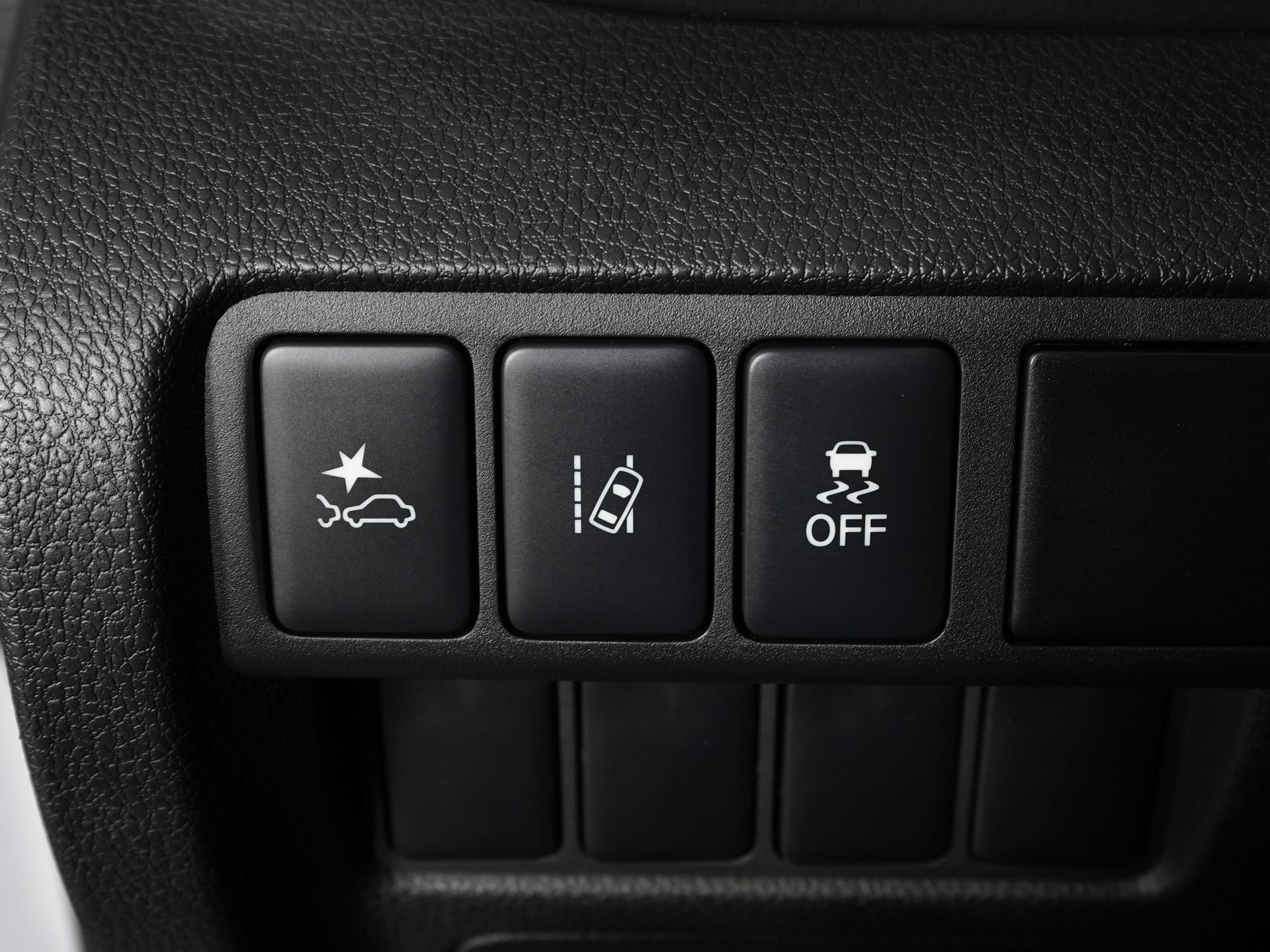 New 2026 Mitsubishi Eclipse Cross LE AWD/4WD image 12