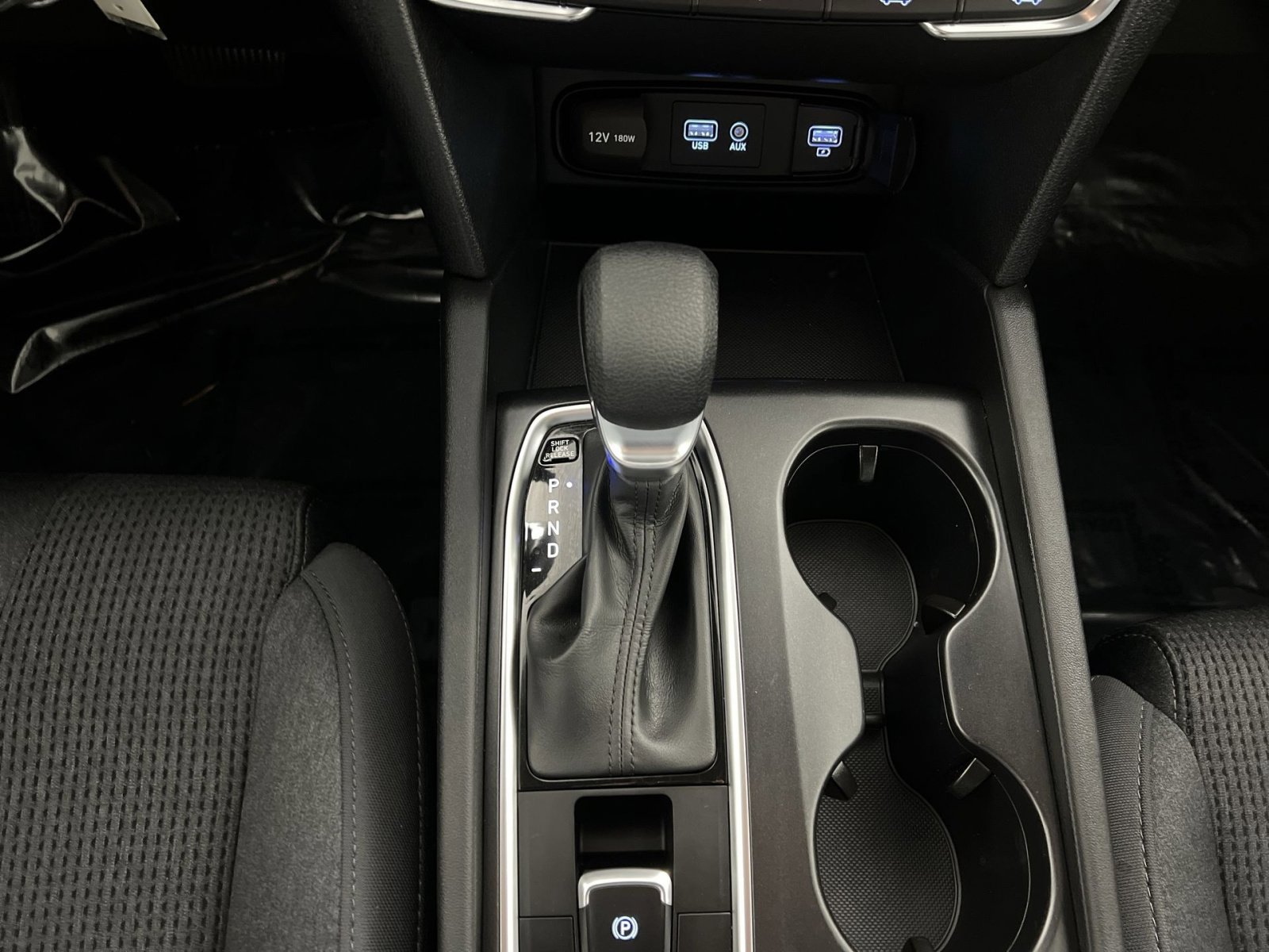 Used 2020 Hyundai Santa Fe SE image 21