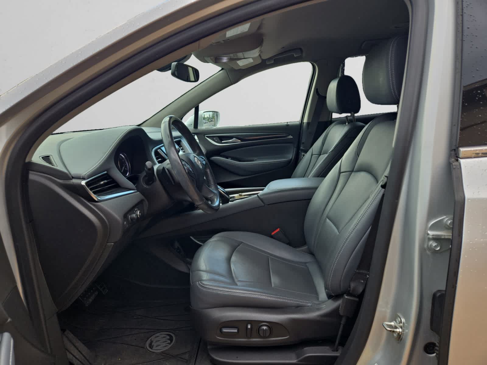 Used 2019 Buick Enclave Essence FWD image 9