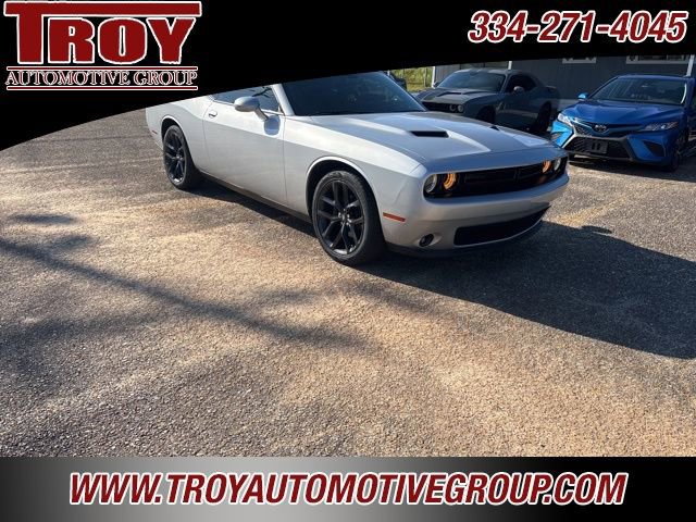 Used 2020 Dodge Challenger SXT w/ Blacktop Package image 8