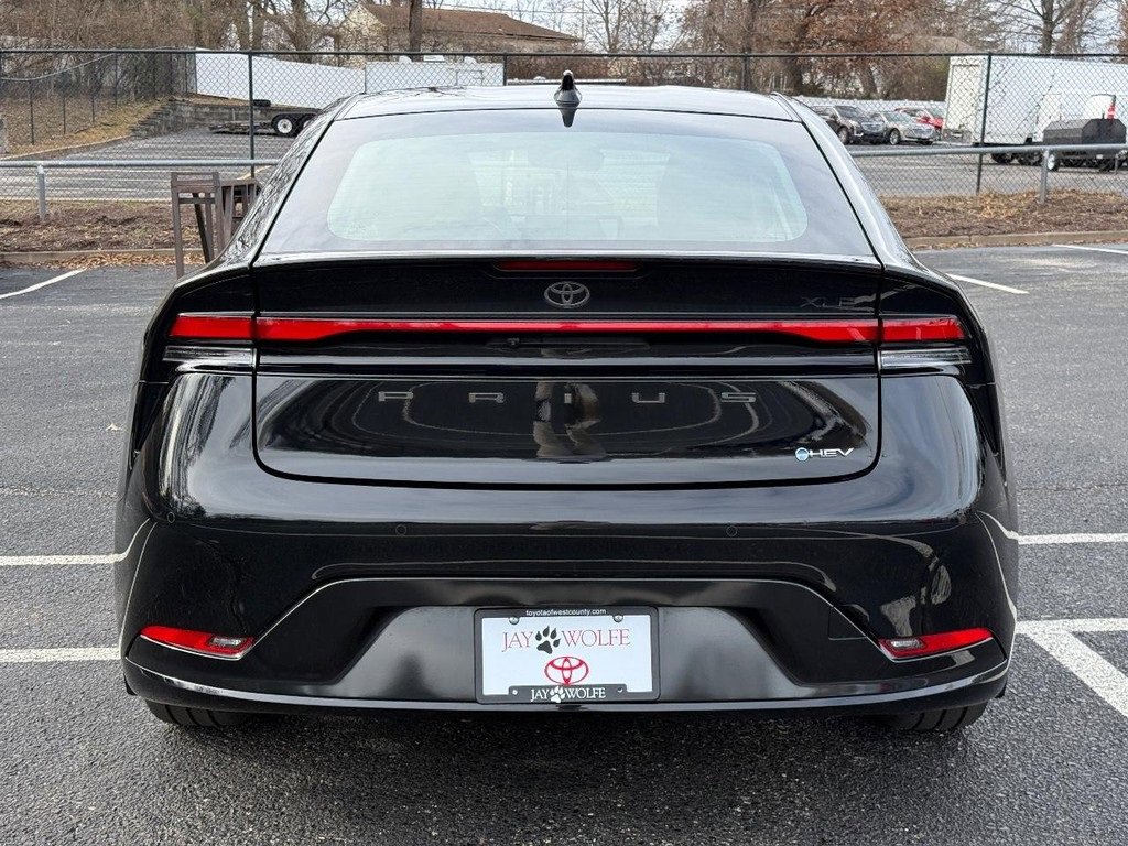 Certified 2025 Toyota Prius XLE image 7