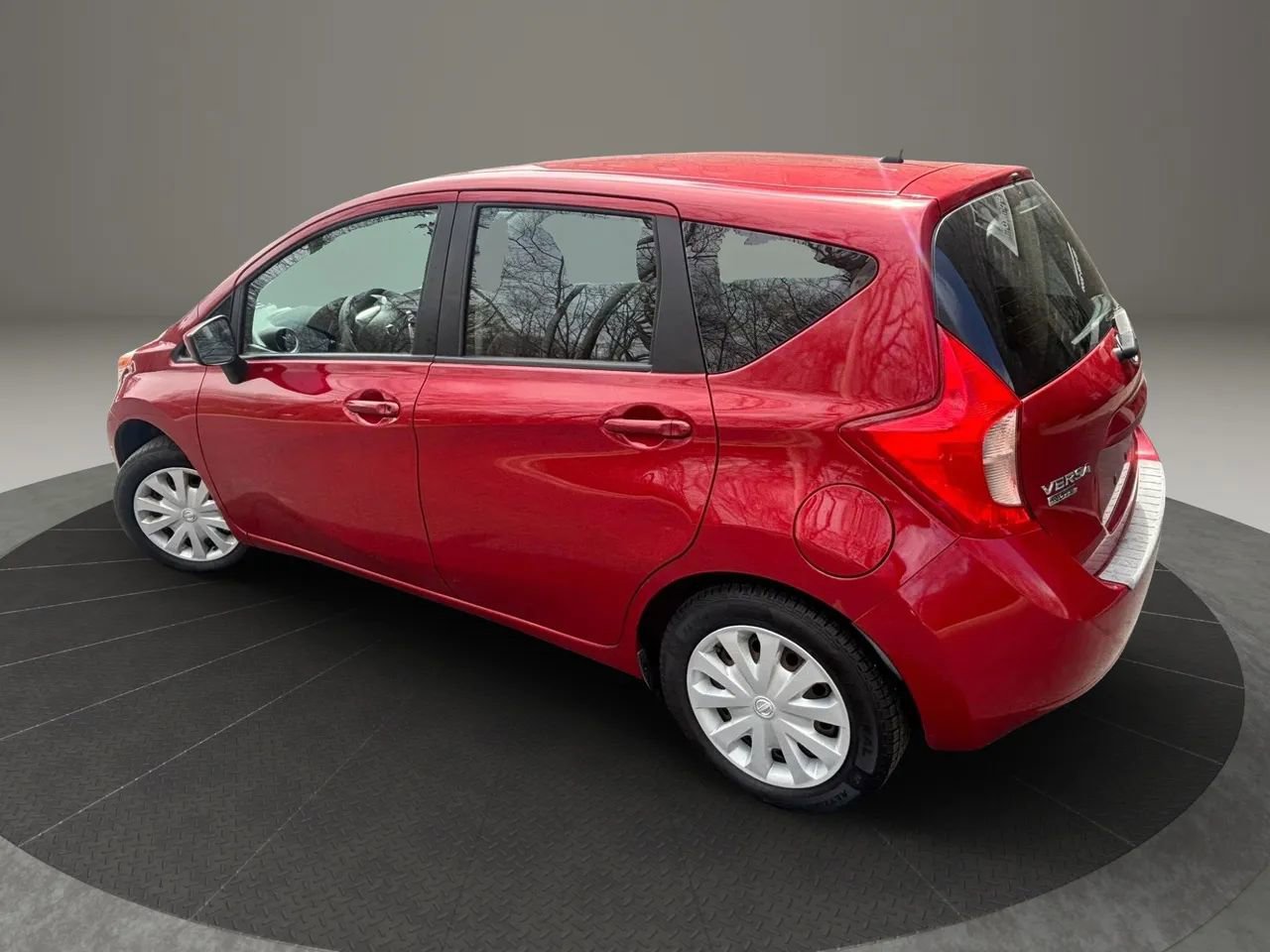 Used 2015 Nissan Versa Note S FWD image 30