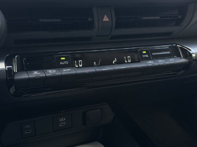 New 2027 Toyota Prius LE FWD image 19