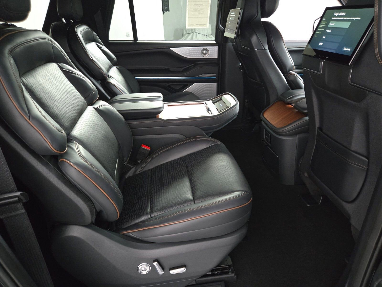 New 2026 Lincoln Navigator L Black Label image 18