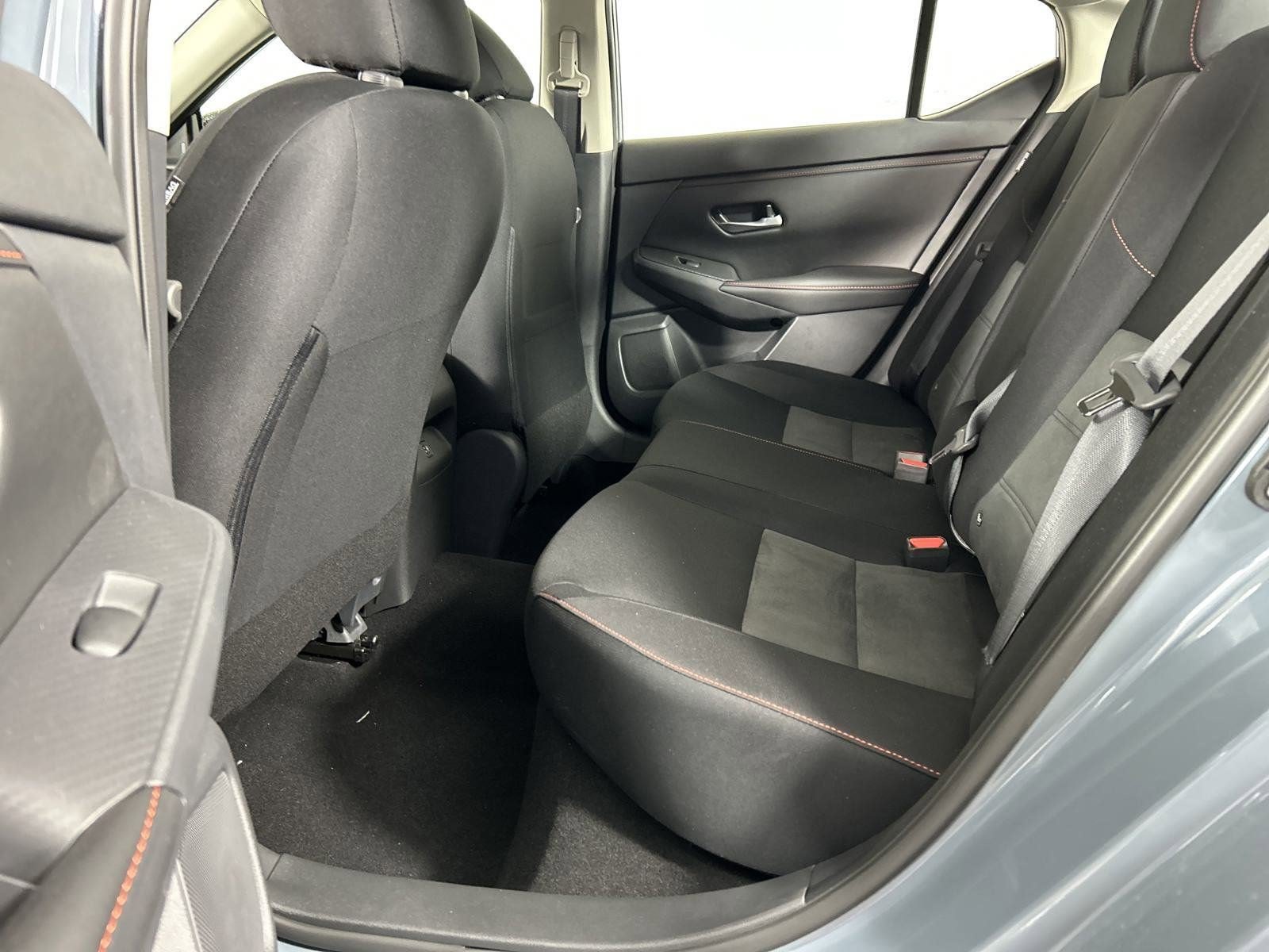 New 2025 Nissan Sentra SR FWD image 10