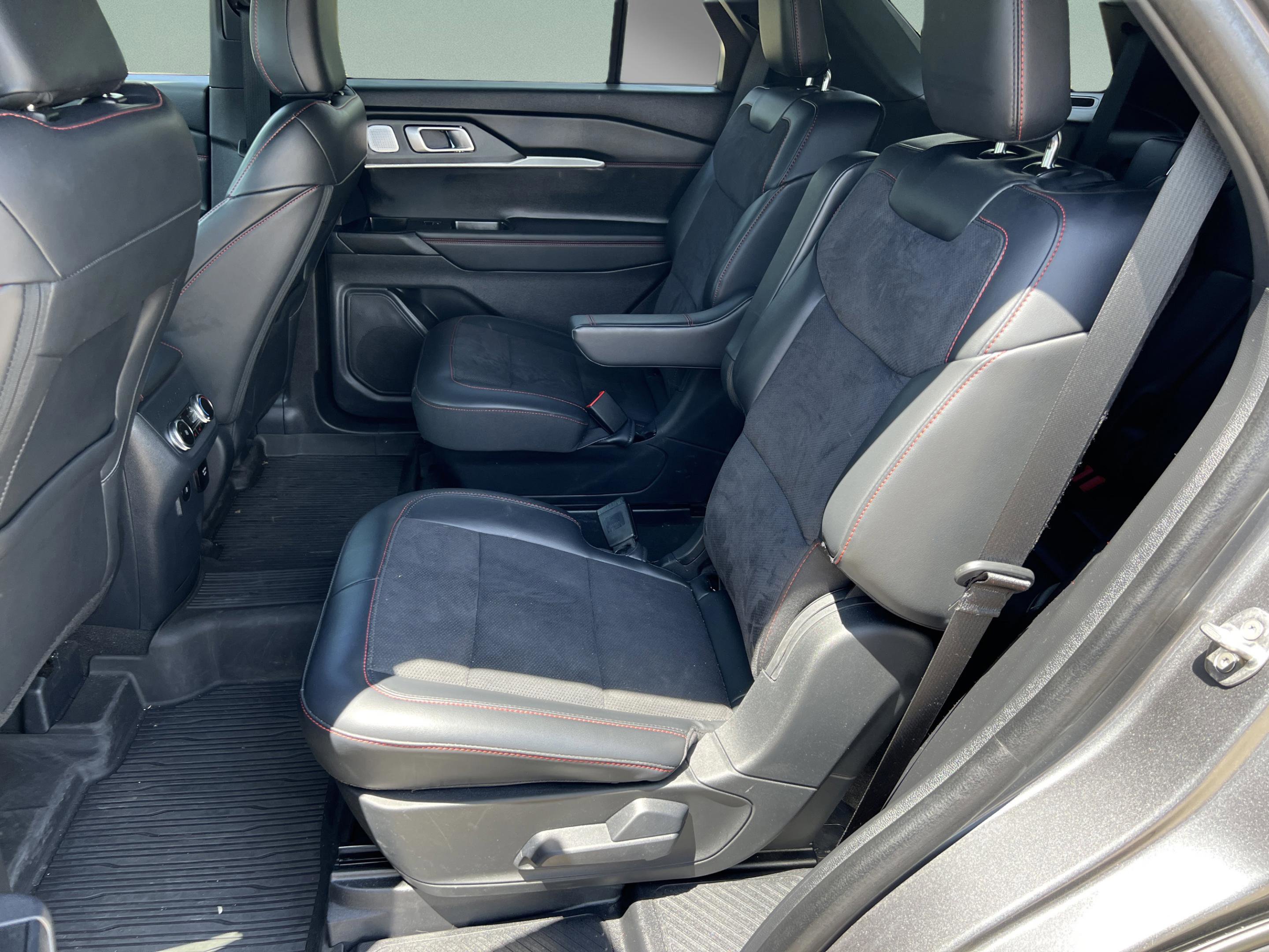 Used 2025 Ford Explorer ST w/ Sun And Sound Package AWD/4WD image 20