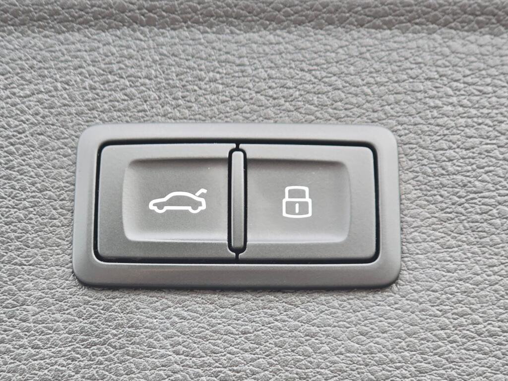 Used 2023 Audi Q5 2.0T Premium w/ Convenience Package image 24