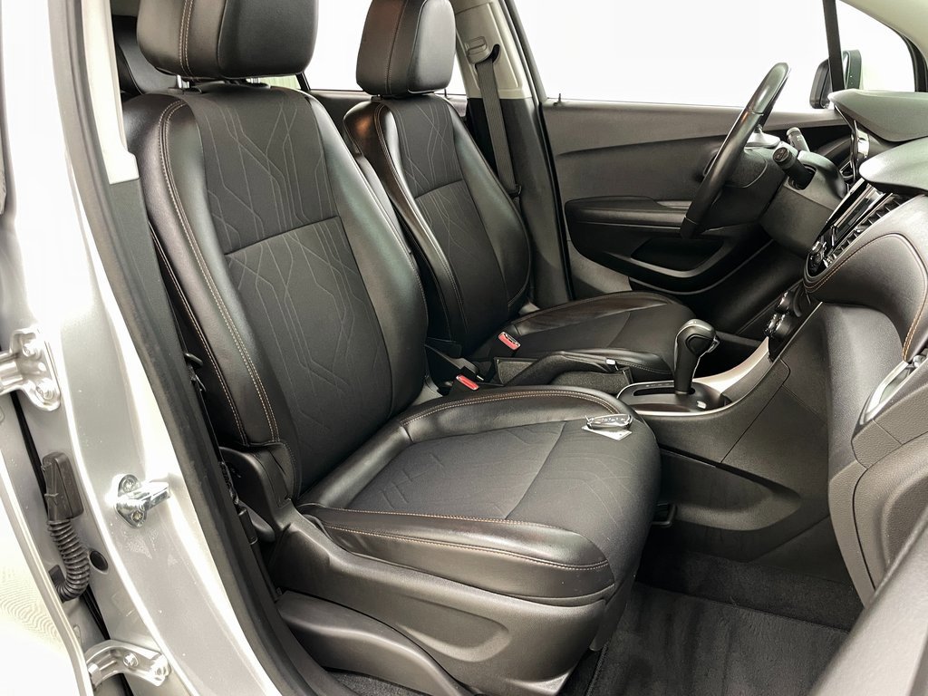 Certified 2019 Chevrolet Trax LT w/ LT Convenience Package image 35