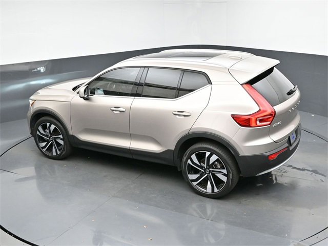 Used 2024 Volvo XC40 B5 Plus w/ Protection Package Premier image 45
