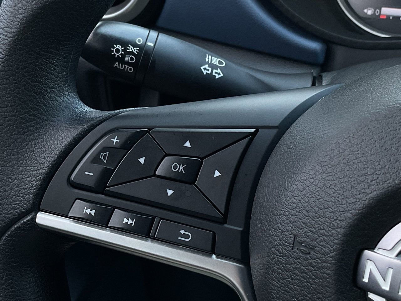 Used 2025 Nissan Versa SV image 22