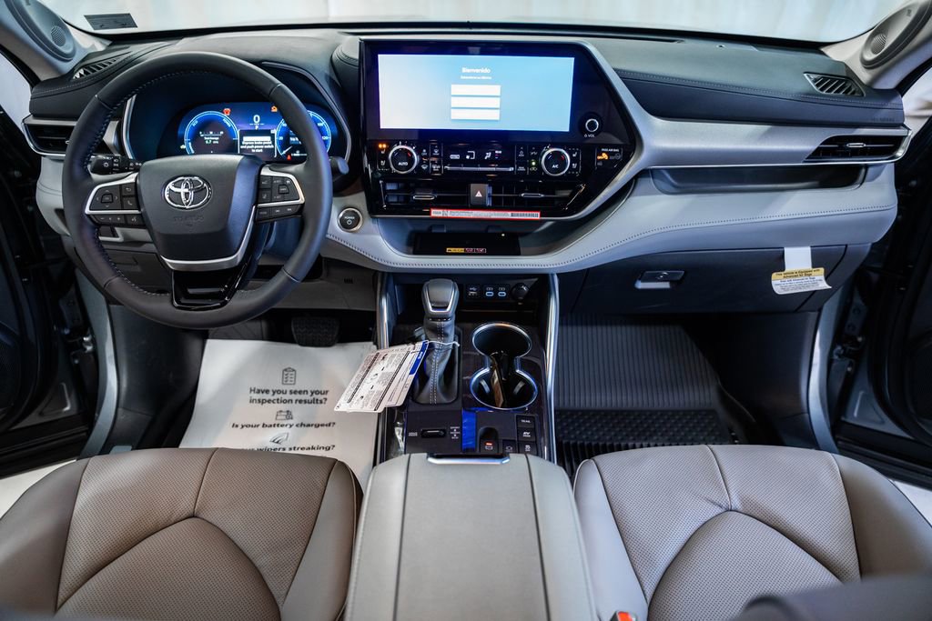 New 2026 Toyota Highlander Limited image 22