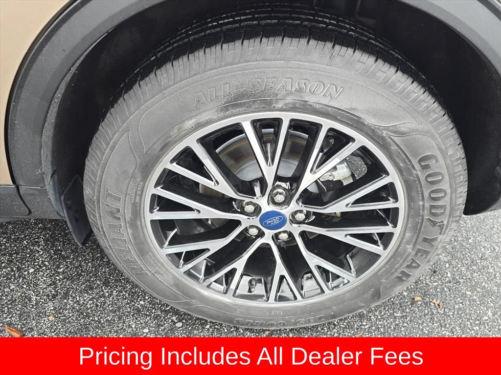 Used 2021 Ford Escape SEL w/ Technology Package FWD image 14