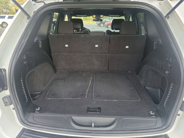 Used 2020 Jeep Grand Cherokee Laredo image 27