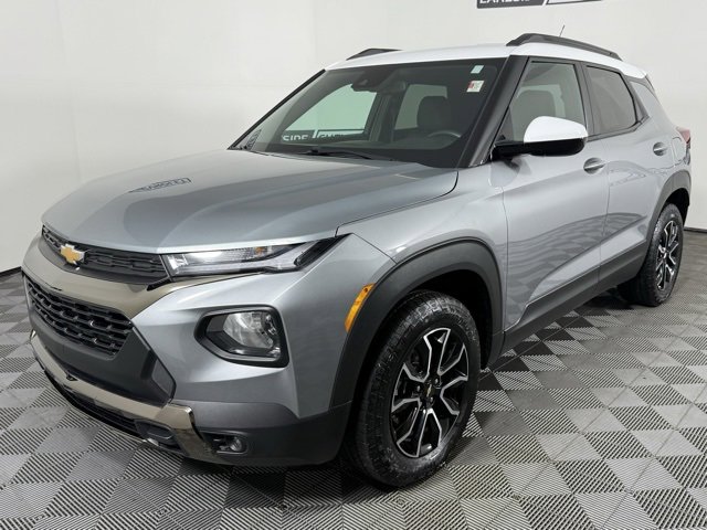 Used 2023 Chevrolet TrailBlazer ACTIV image 2
