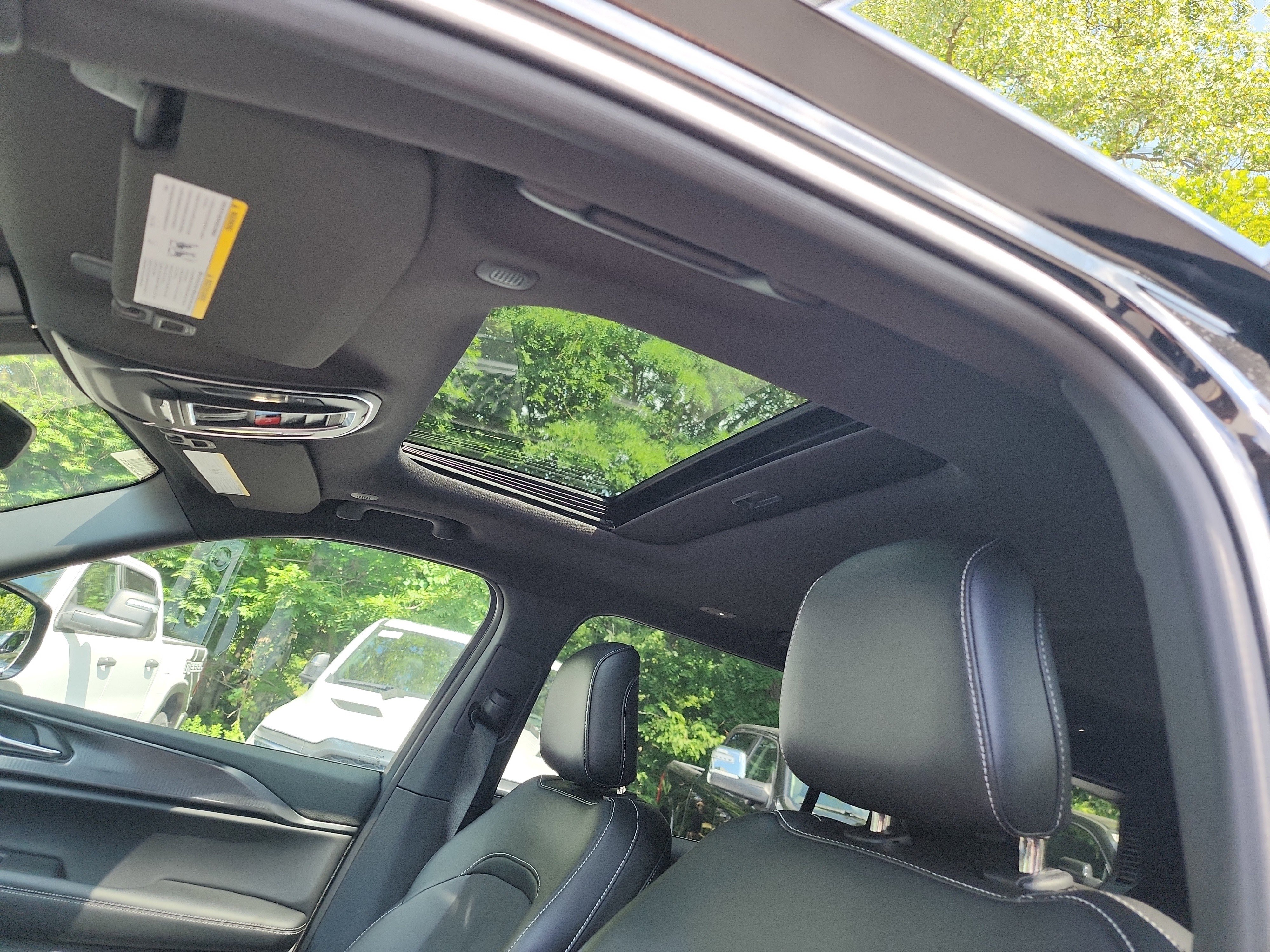 New 2025 Jeep Grand Cherokee L Altitude image 4