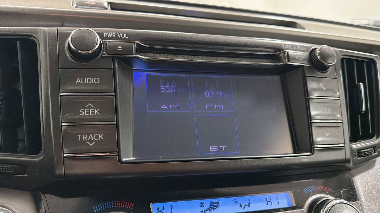 Used 2013 Toyota RAV4 Limited AWD/4WD image 18