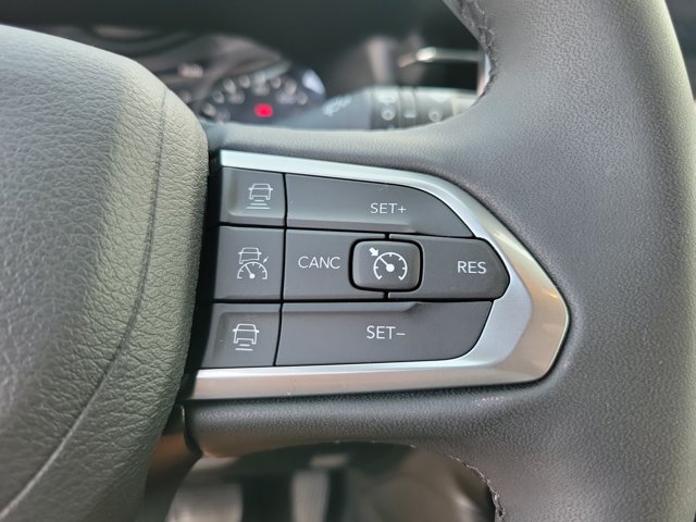 Used 2025 Jeep Compass Limited AWD/4WD image 16