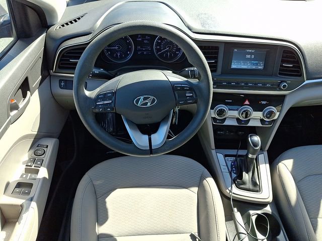 Used 2019 Hyundai Elantra SE FWD image 11