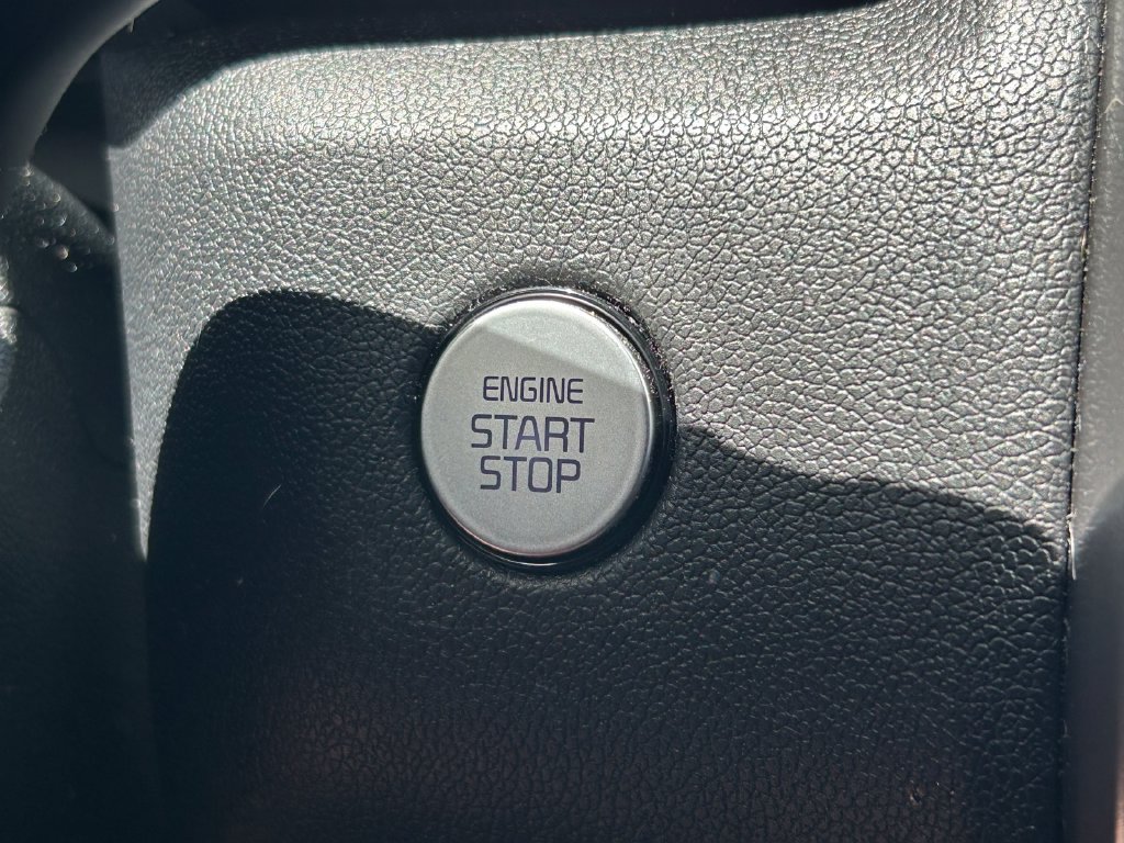 Used 2022 Kia Sorento S FWD image 25