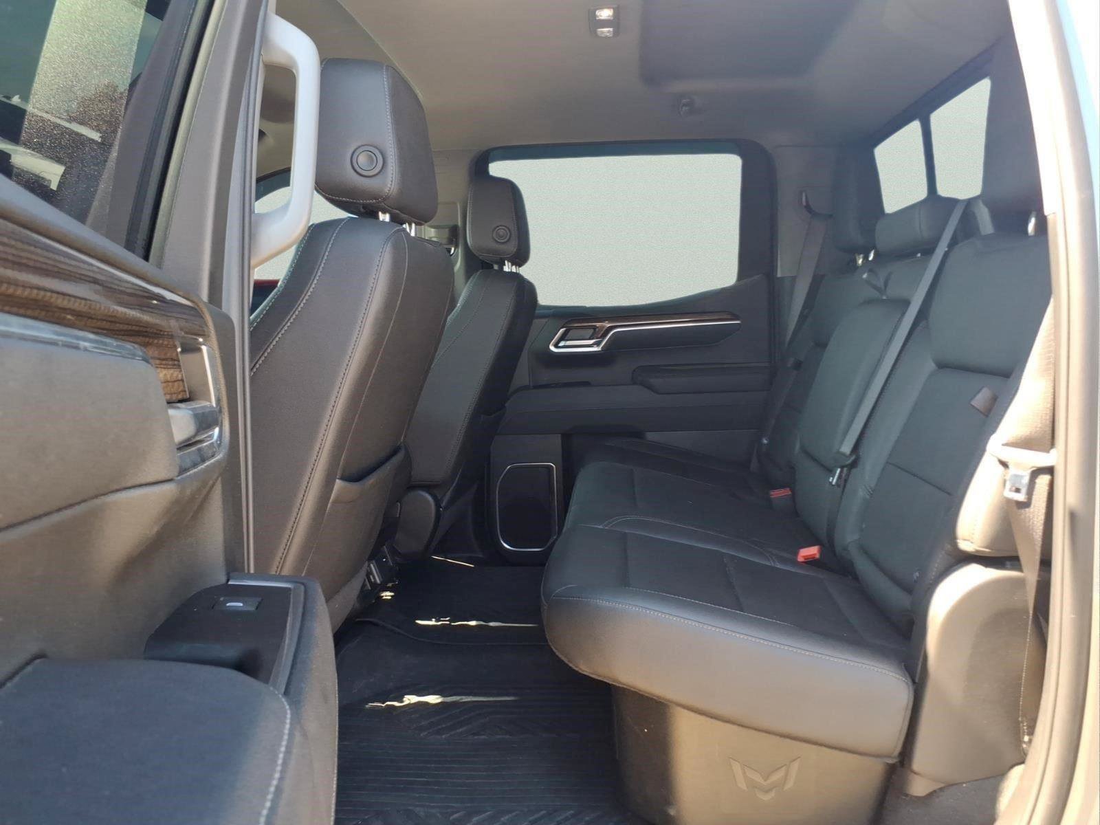 Used 2025 Chevrolet Silverado 1500 LT AWD/4WD image 12