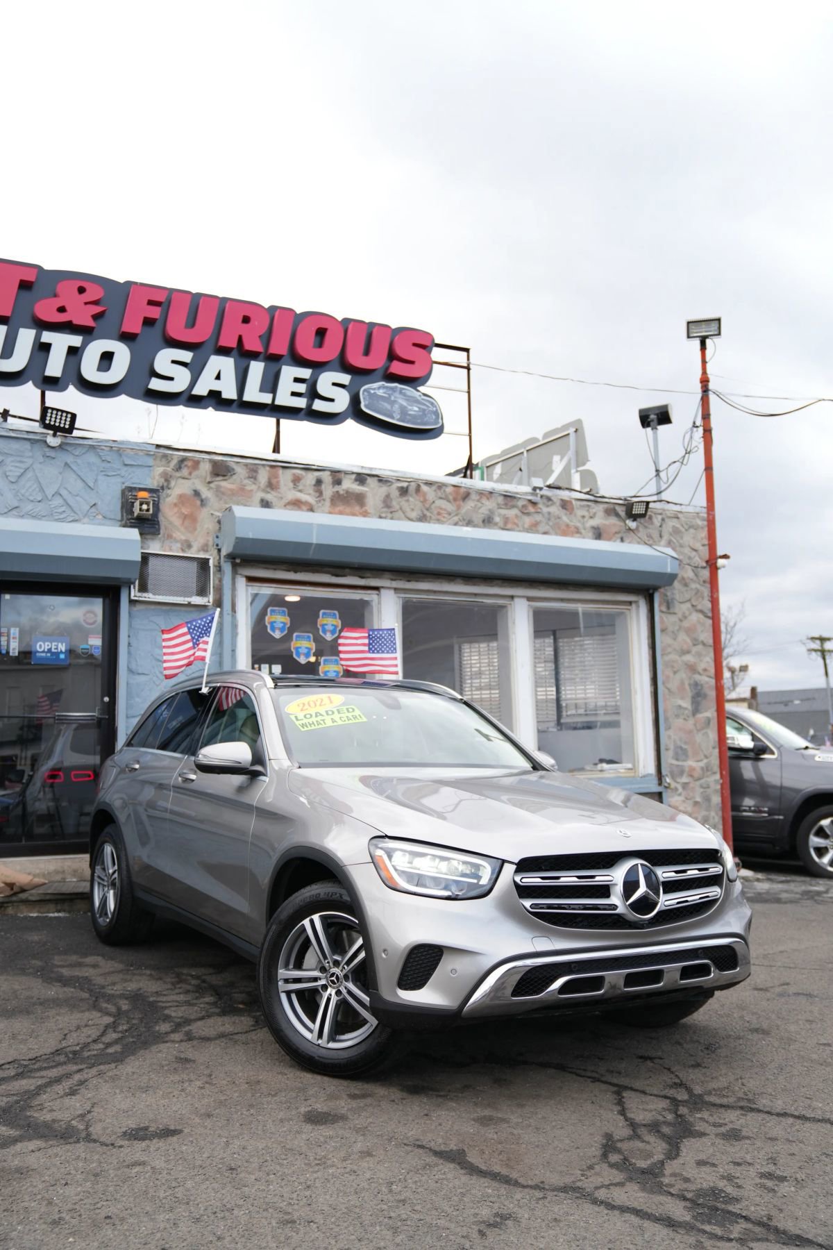 Used 2021 Mercedes-Benz GLC 300 4MATIC w/ Premium Package image 5