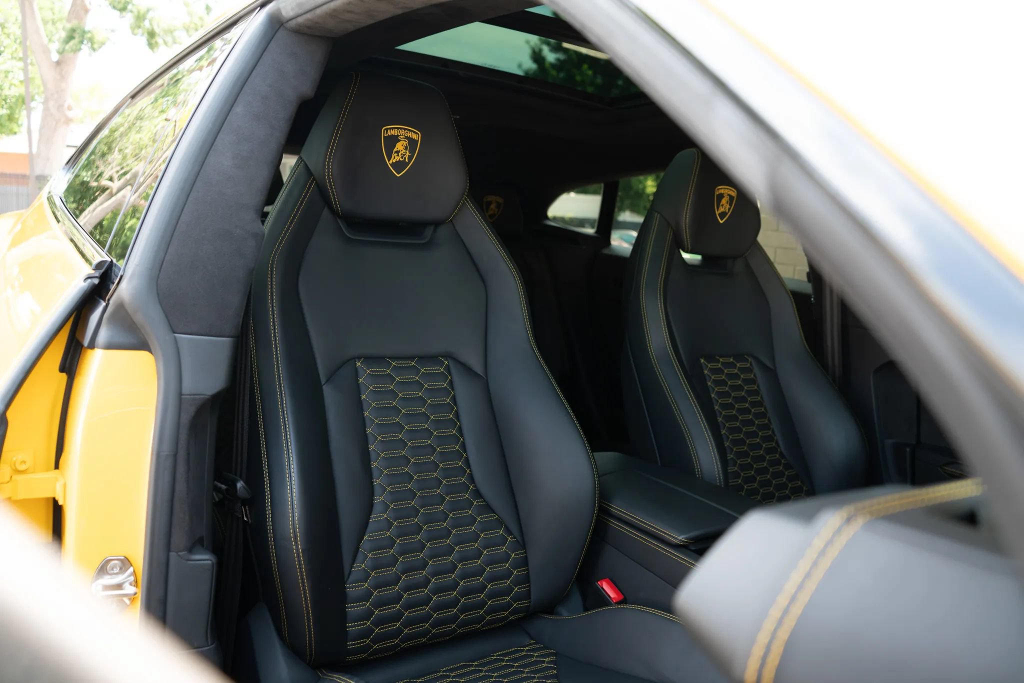 Used 2021 Lamborghini Urus AWD/4WD image 19