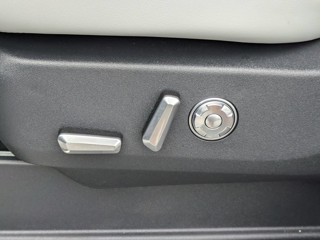 New 2026 Lincoln Navigator L Black Label AWD/4WD image 21