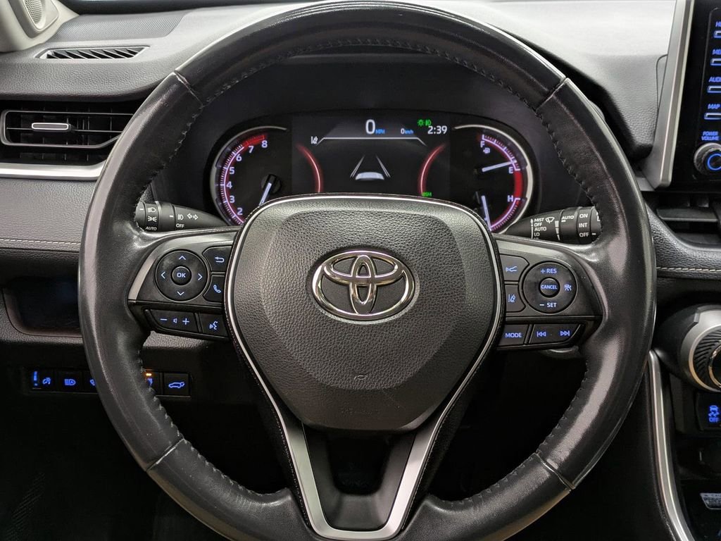 Used 2021 Toyota RAV4 Limited image 32