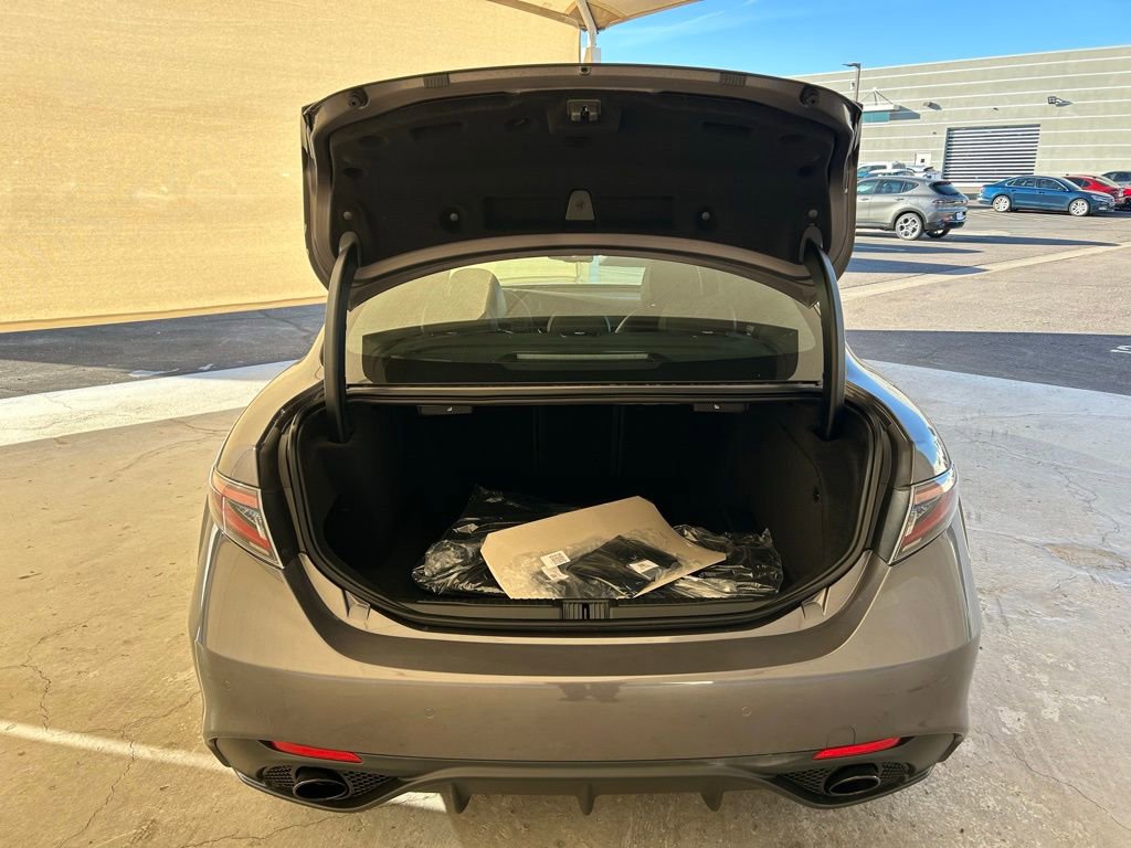 New 2025 Alfa Romeo Giulia image 9