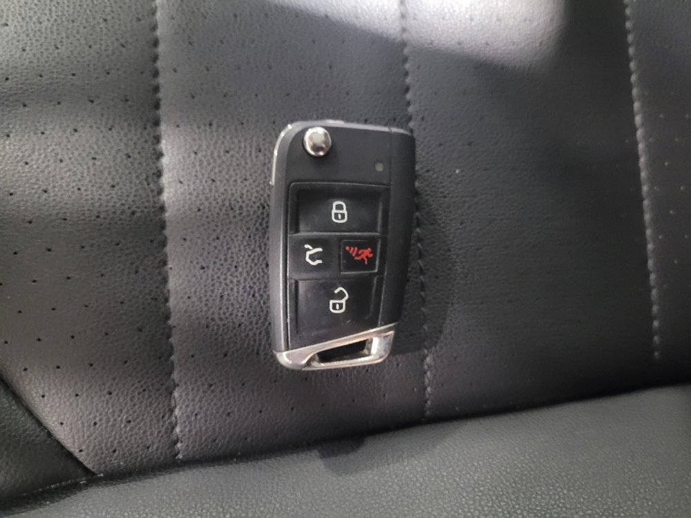 Used 2015 Volkswagen Golf SEL FWD image 32