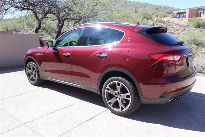 Used 2017 Maserati Levante S AWD/4WD image 4