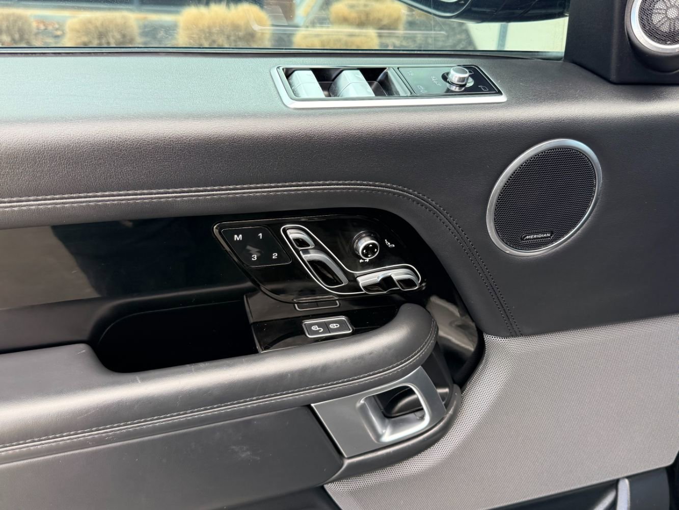 Used 2020 Land Rover Range Rover Long Wheelbase HSE image 20