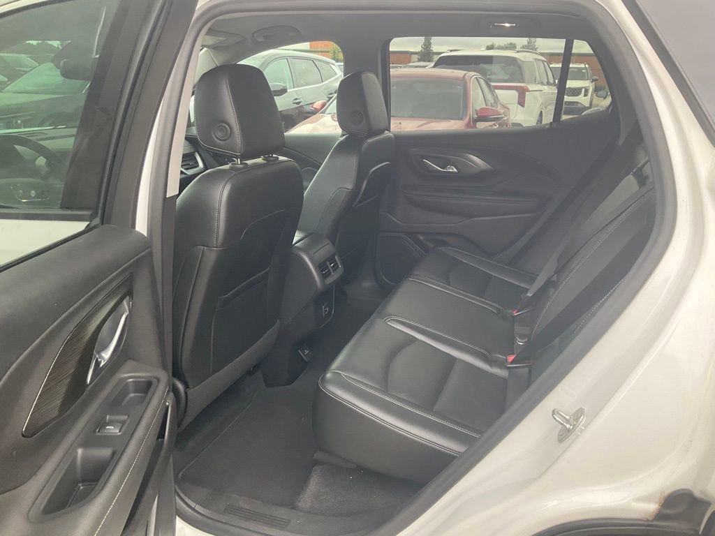 Used 2024 GMC Terrain SLT image 28