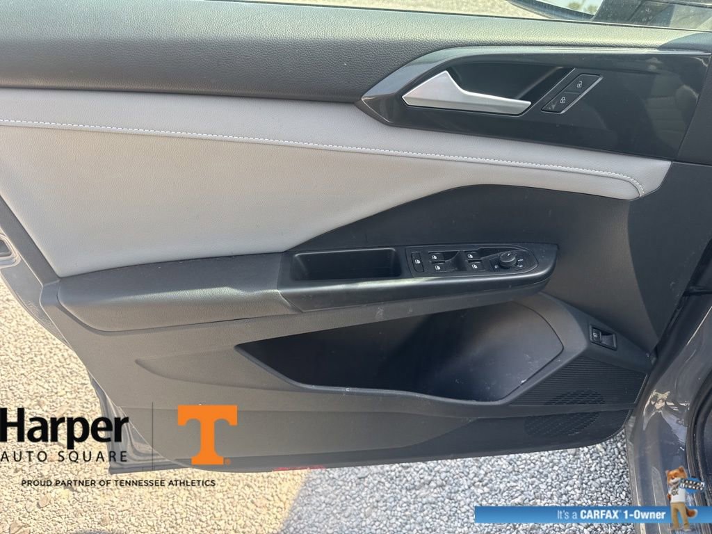 Used 2023 Volkswagen Taos SEL image 20