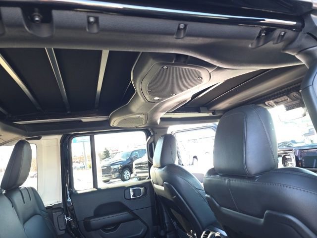 Used 2025 Jeep Wrangler Unlimited Sahara w/ Safety Group image 47