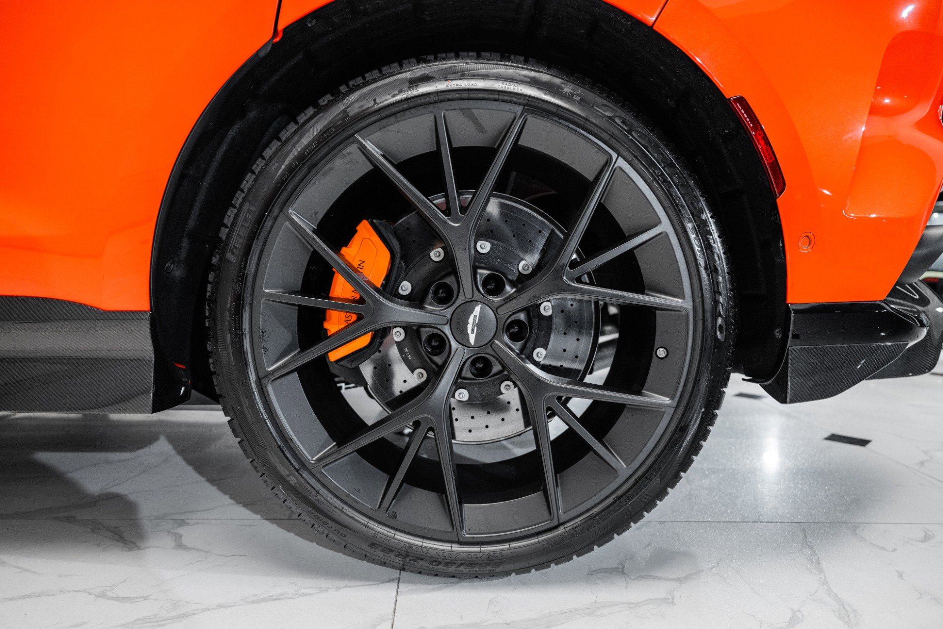 Used 2025 Aston Martin DBX 707 image 4